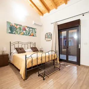 https://le-vie-del-centro-bb.catania-hotels.net