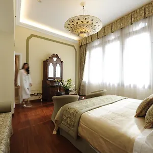https://hotel-le-isole.hotelslidodijesolo.com